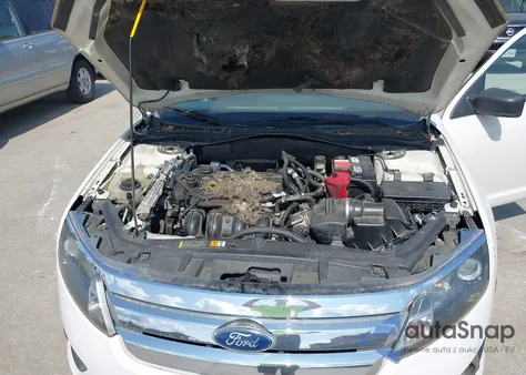 2011 Ford Fusion S z USA, uszkodzony, nr VIN 3FAHP0GA2BR333158